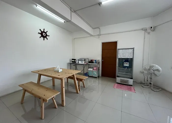 Dao Jaras Fah Hometel ดาวจรัสฟ้าโฮมเทล 曼谷