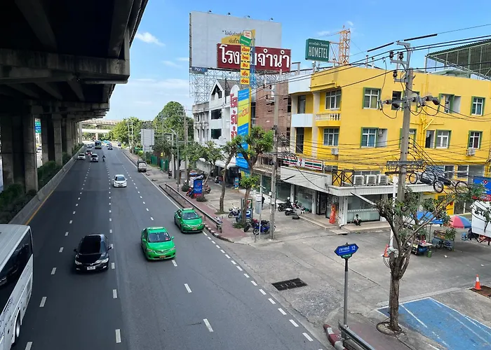 酒店 Dao Jaras Fah Hometel ดาวจรัสฟ้าโฮมเทล 曼谷