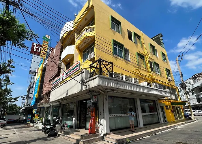 Dao Jaras Fah Hometel ดาวจรัสฟ้าโฮมเทล *