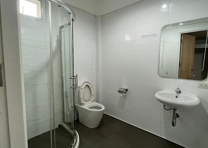 酒店 Dao Jaras Fah Hometel ดาวจรัสฟ้าโฮมเทล *